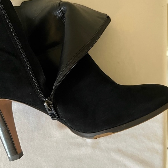 COPY - COPY - Coach Jemma Boots Size 10..Coach Logo is on back of boot. Excelle… - Picture 6 of 8